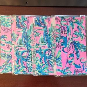 NWT set of 4 Lilly Pulitzer fabric face ma…
